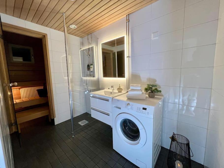 Spacious City Center Apt - Sauna - Self Check In روفانييمي المظهر الخارجي الصورة